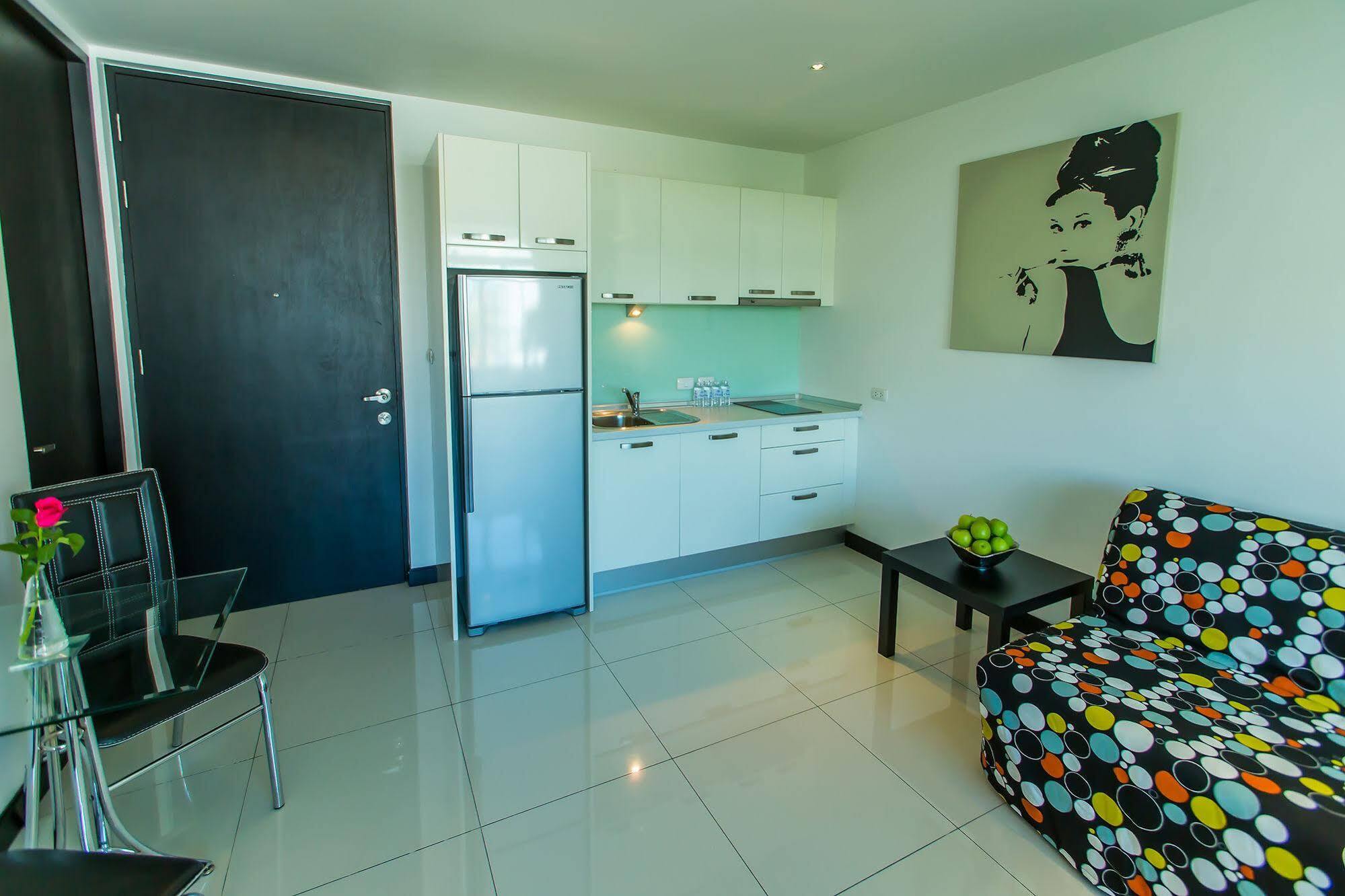 South Beach Pattaya Джомтьен Экстерьер фото